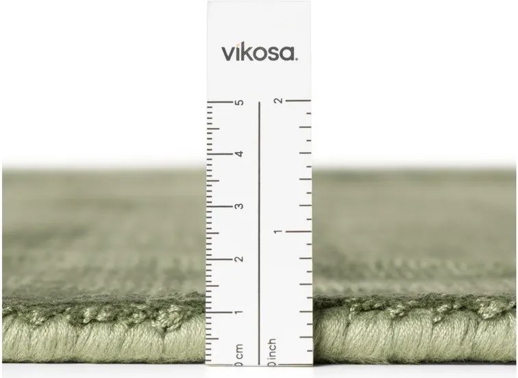Зелен ръчно изработен килим от вискоза 160x230 cm Noemi – Vikosa