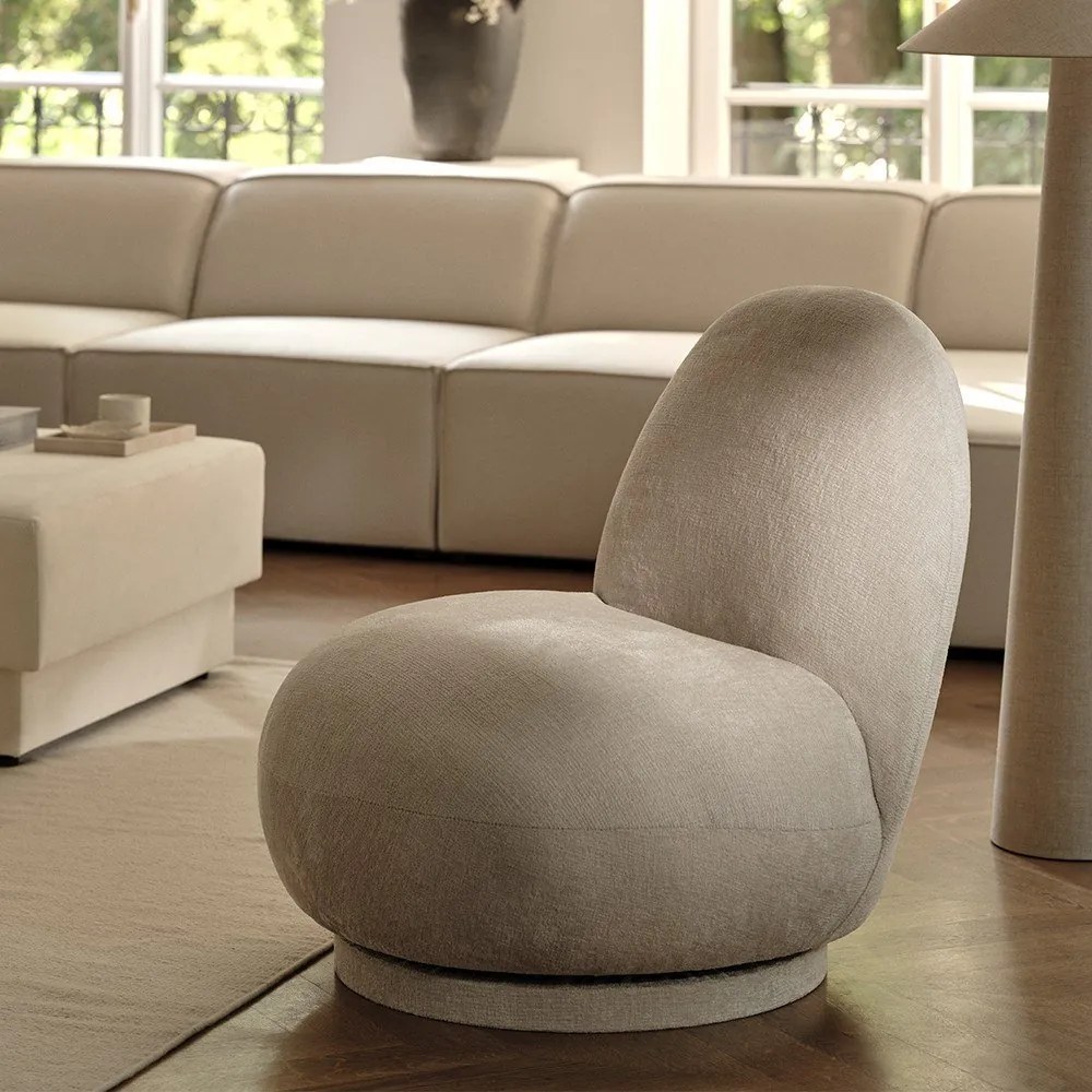 Светлорозово кресло от плат букле Chuck – Micadoni Home