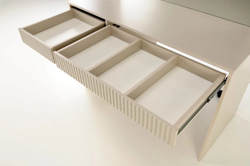 Тоалетка Моли XL