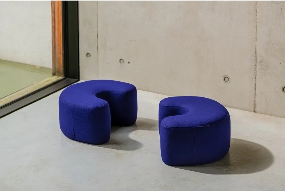 Синя вълнена табуретка Ü – noo.ma