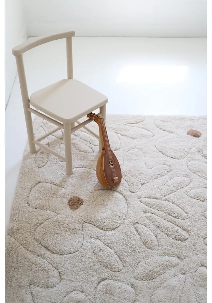 Кремав ръчно изработен памучен детски килим подходящ за пране 120x180 cm Gentle Flora – Nattiot