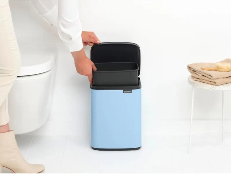 Кош за боклук Brabantia Bo Small 1006631, 7 л, Плавно и безшумно отваряне, Противоплъзгаща основа, Светлосин