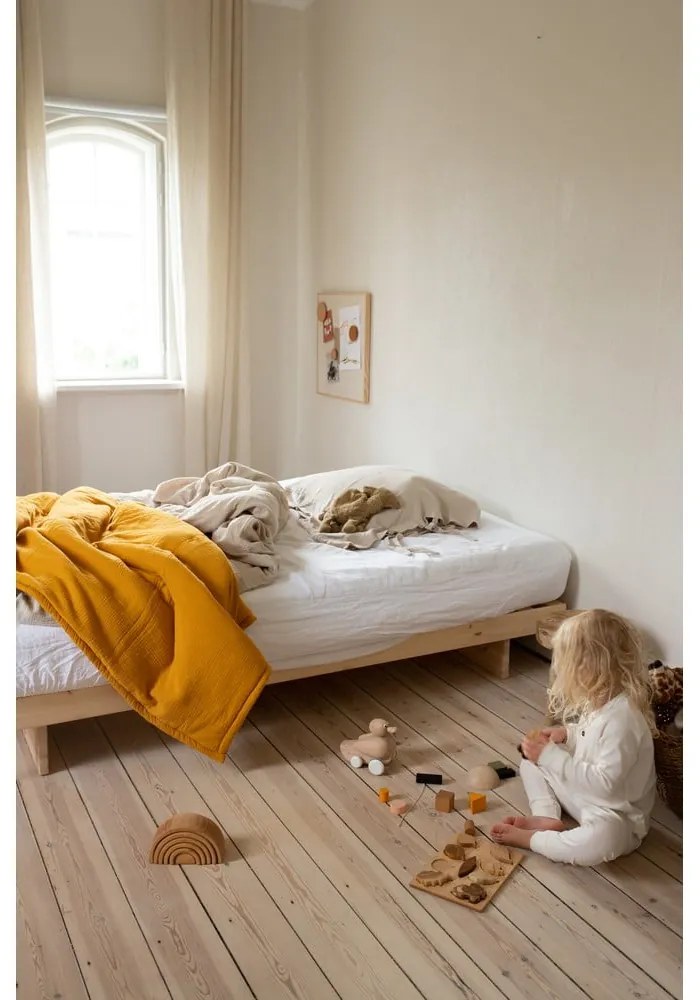 Единично легло от масивен бор с включена подматрачна рамка в естествен цвят 120x200 cm Kanso – Karup Design