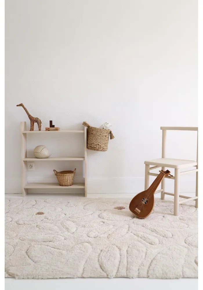 Кремав ръчно изработен памучен детски килим подходящ за пране 120x180 cm Gentle Flora – Nattiot