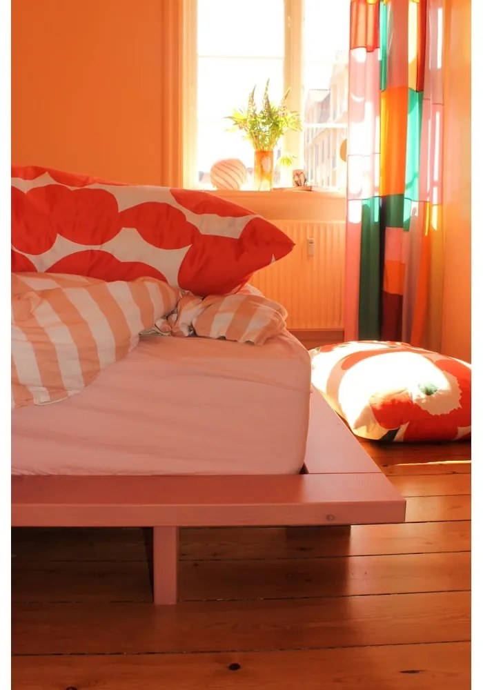 Светлорозово двойно легло от масивен бор с включена подматрачна рамка 160x200 cm Japan – Karup Design