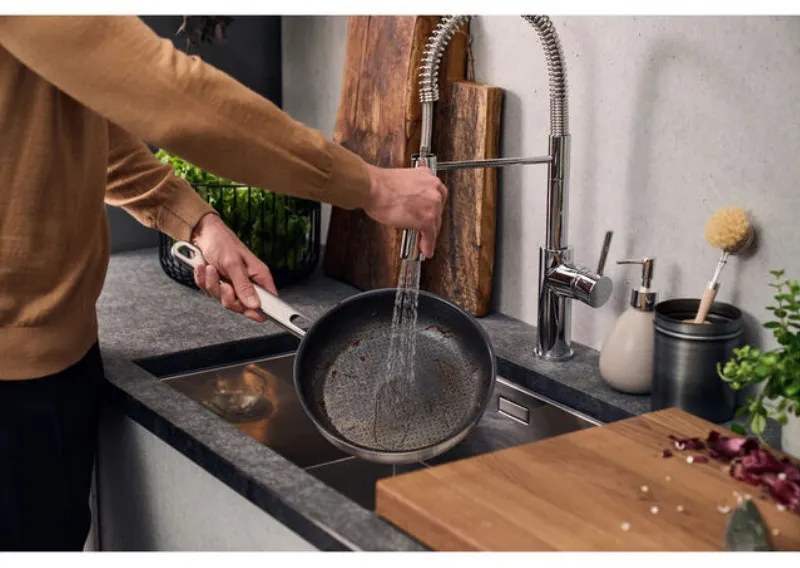 Дълбок тиган Zwilling Joy Plus 1029411, 20 см, Незалепващо Permaresist Ultra покритие, Неръждаема стомана 18/10, Фурна и Индукция, Сребрист