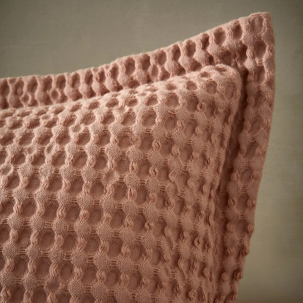 Памучна декоративна възглавница 30x50 cm Jaipur Chunky Waffle – Pineapple Elephant