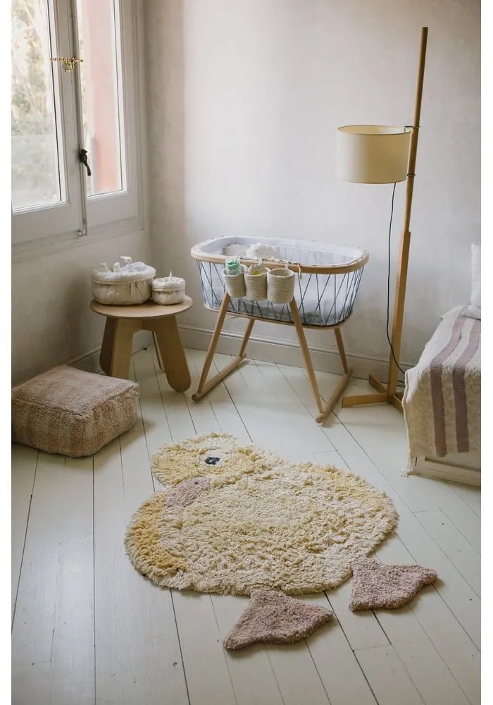 Жълт ръчно изработен памучен детски килим подходящ за пране 95x120 cm Ducky – Lorena Canals