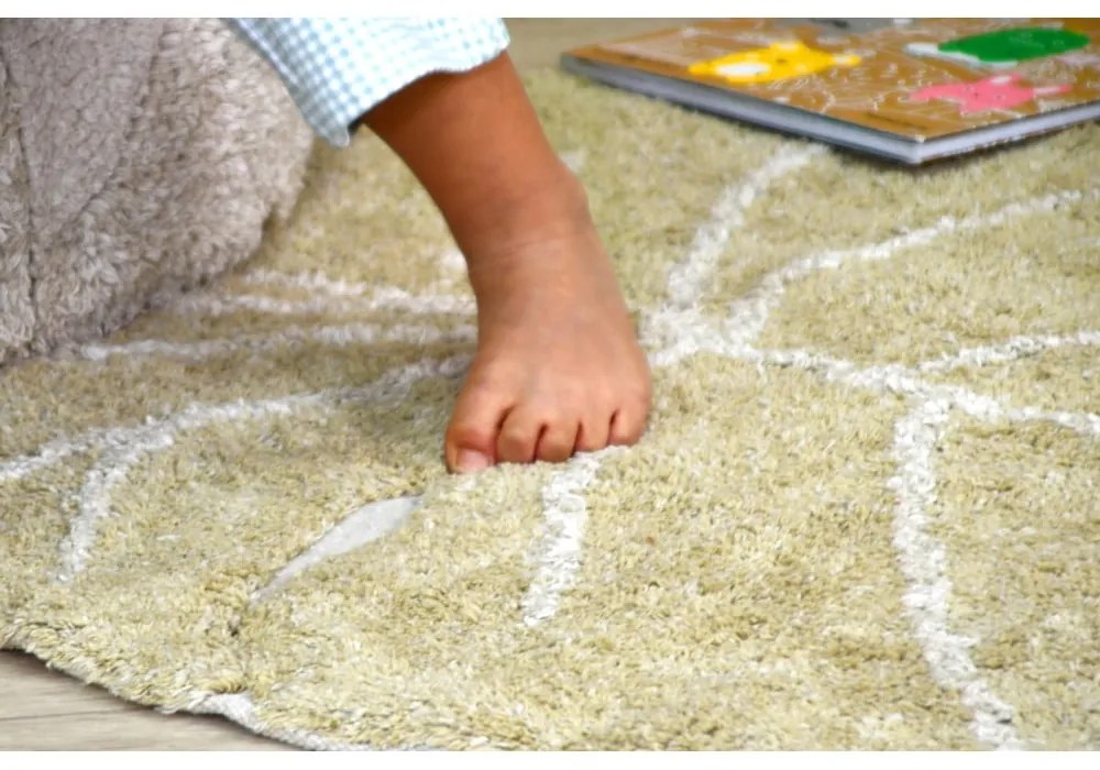 Ръчно изработен памучен детски килим подходящ за пране в цвят каки 75x100 cm Mini Monstera Olive – Lorena Canals