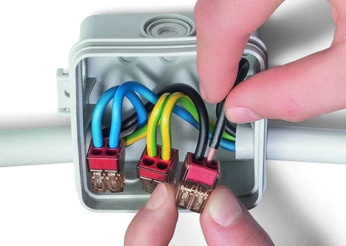 Wago Бърза връзка  2х1,5-4 mm2 (100бр.) св. кафява за твърд проводник - 773-602