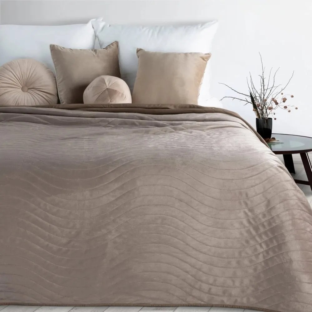 Бежова велурена покривка за легло с вълнообразни стегания Ширина: 200 см | Дължина: 220 см