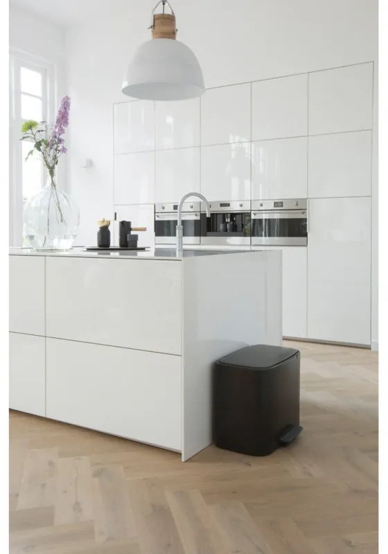 Кош за боклук Brabantia Bo Pedal 1000236, 36 л, Леко затваряне, Противоплъзгаща основа, Устойчив на пръстови отпечатъци, Черен