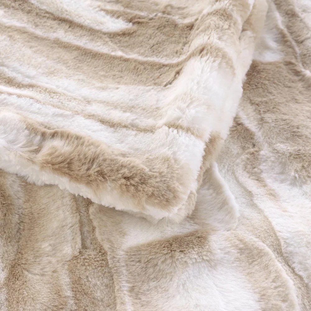 Бежово одеяло от изкуствена кожа 180x220 cm Cheyenne – douceur d'intérieur