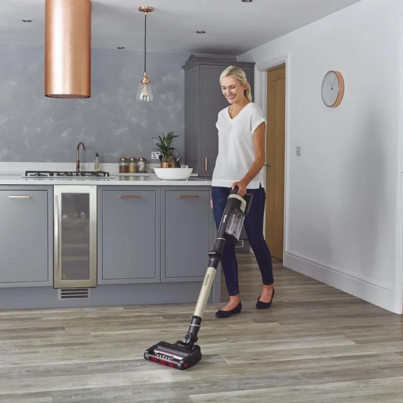 Вертикална прахосмукачка Shark Stratos True Pet Flexology IZ400EUT, 309W, 0.7L, Автономия 60 мин, Clean Sense IQ, Pet Pro, LED, Powerfins, Тъмносив/шампанско