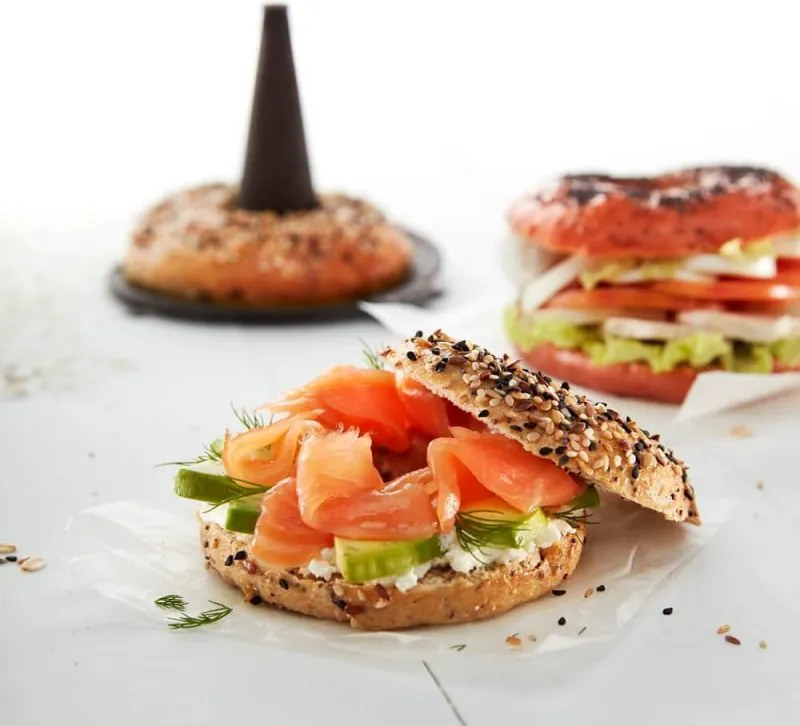 Комплект форми за приготвяне на бейгъли Lekue 1010176, 6 броя, 13.5х12.5х10.3 см, Микроперфорирани, -60/+220°C, Бронз