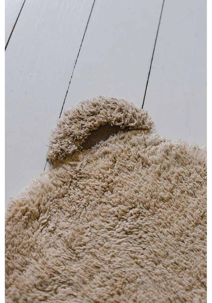 Бежов ръчно изработен памучен детски килим подходящ за пране 120x122 cm Bear – Lorena Canals