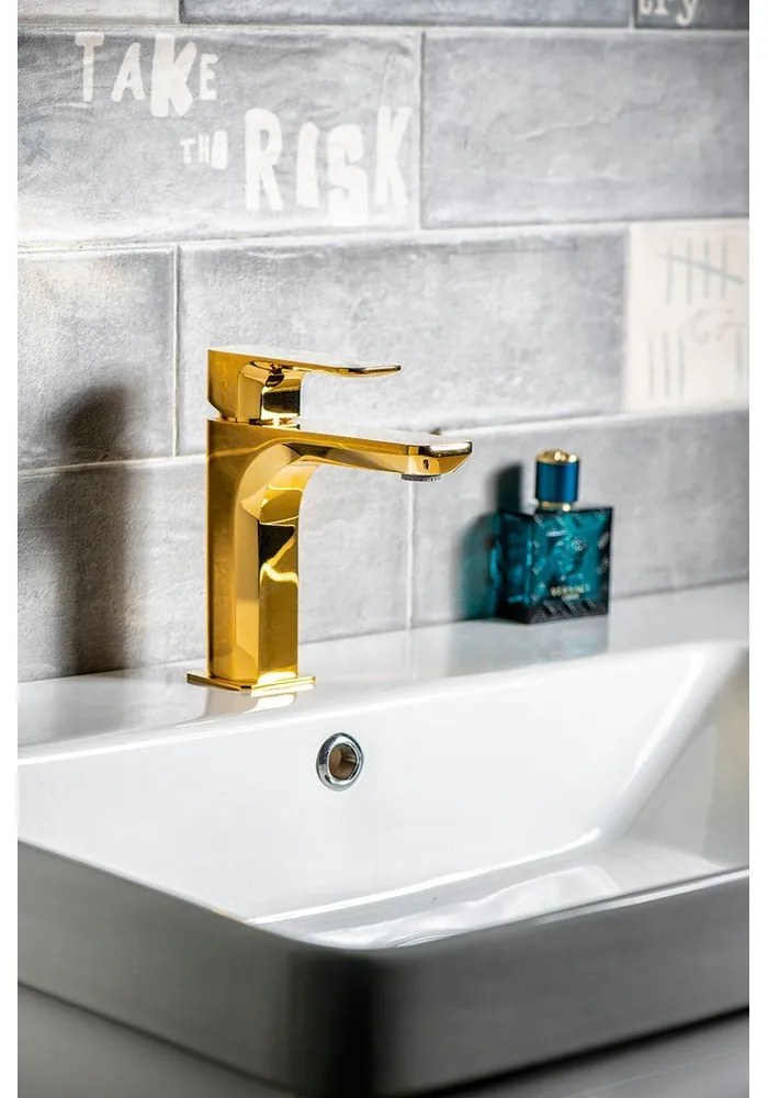 Стояща батерия за мивка в златист цвят Spy – Sapho