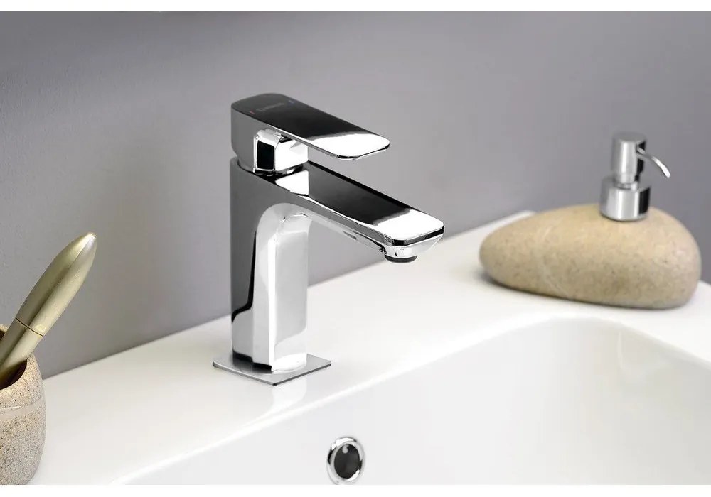 Стояща батерия за мивка в лъскаво-сребрист цвят Spy – Sapho