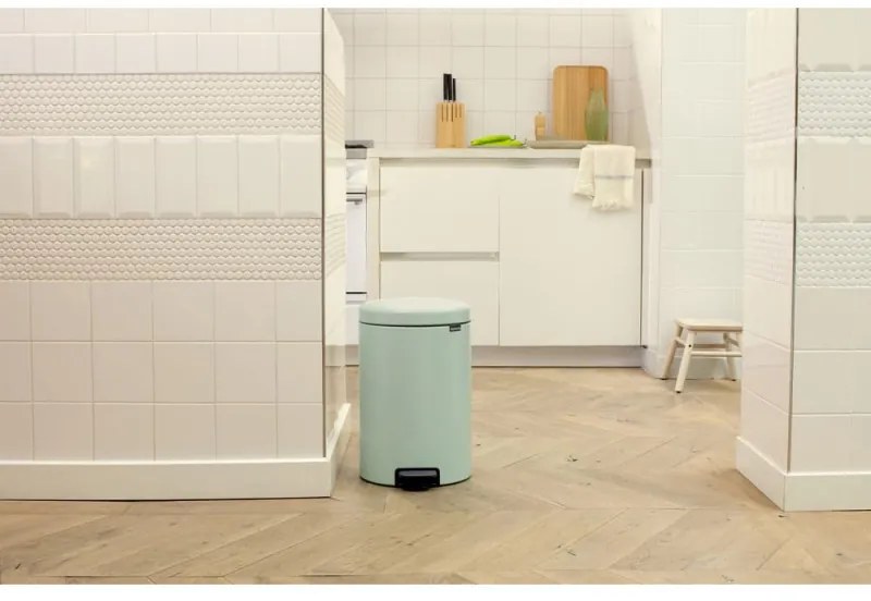 Кош за боклук с педал Brabantia NewIcon 1008847, 20 л, Плавно затваряне, Противоплъзгаща основа, Светлозелен