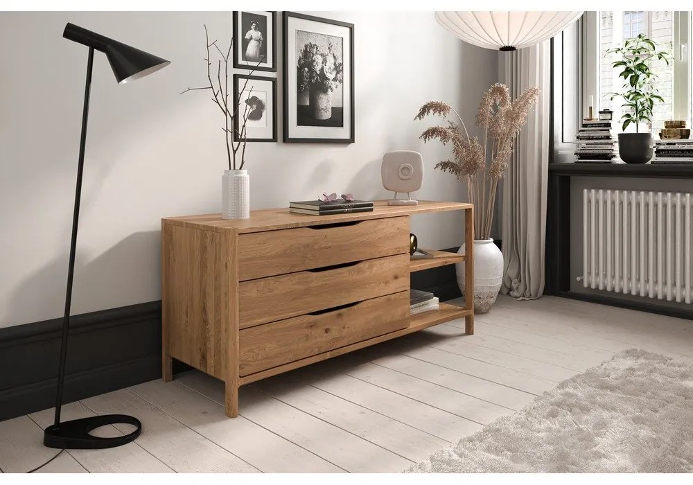 Нисък скрин от масивен дъб в естествен цвят 140x64 cm Twig – The Beds