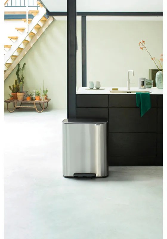 Кош за боклук Brabantia Bo Pedal 1003192, 2x30 л, Плавно затваряне, Противоплъзгаща основа, Устойчив на пръстови отпечатъци, Инокс/мат