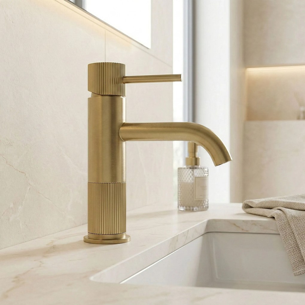 Смесител за баня Rea Lungo Stripe Brush Gold Low