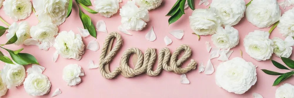 Картина на платно – С надпис Love в романтично изпълнение