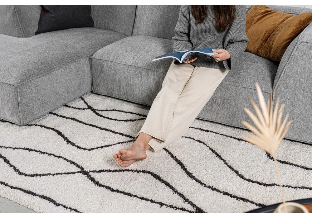 Бял/черен килим 140x200 cm Routa – Universal