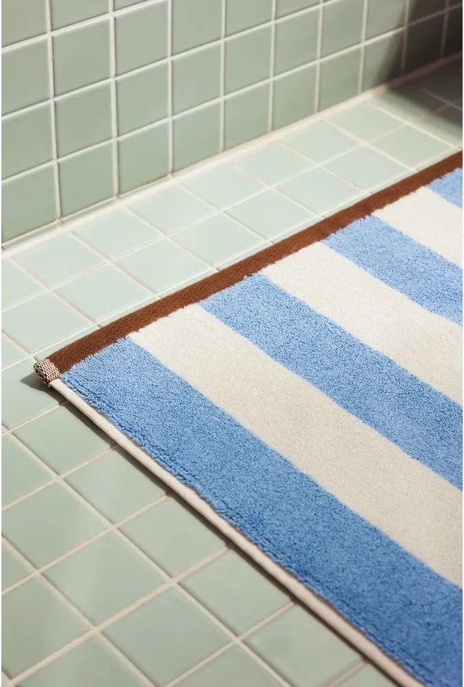 Син текстилен килим за баня 50x80 cm Gobo – noo.ma