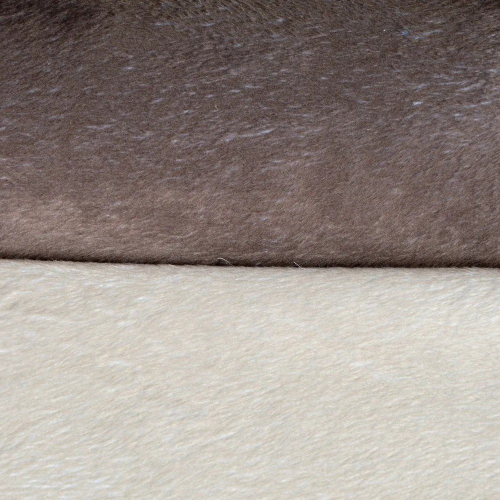 Бежово велурено легло за домашни любимци за куче 107x62 cm Flakes – Love Story