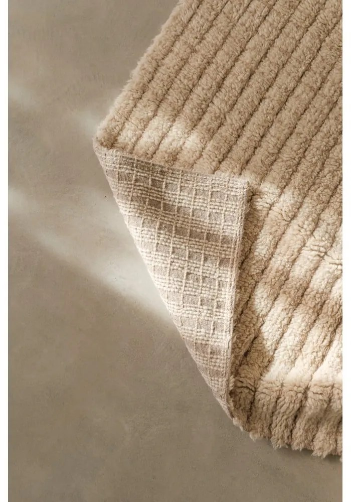 Ръчно изработен бежов вълнен килим подходящ за пране 200x300 cm Unexpected Wool – Lorena Canals