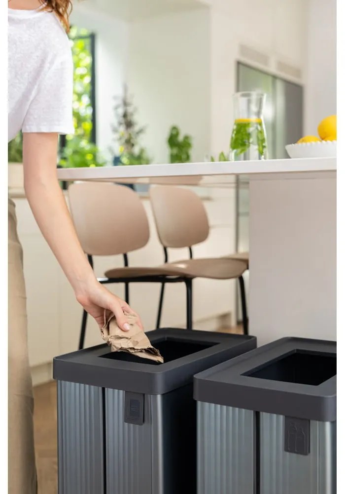 Сиво кошче за боклук за рециклиране от рециклирана пластмаса 54 l Verto Recycle – Curver