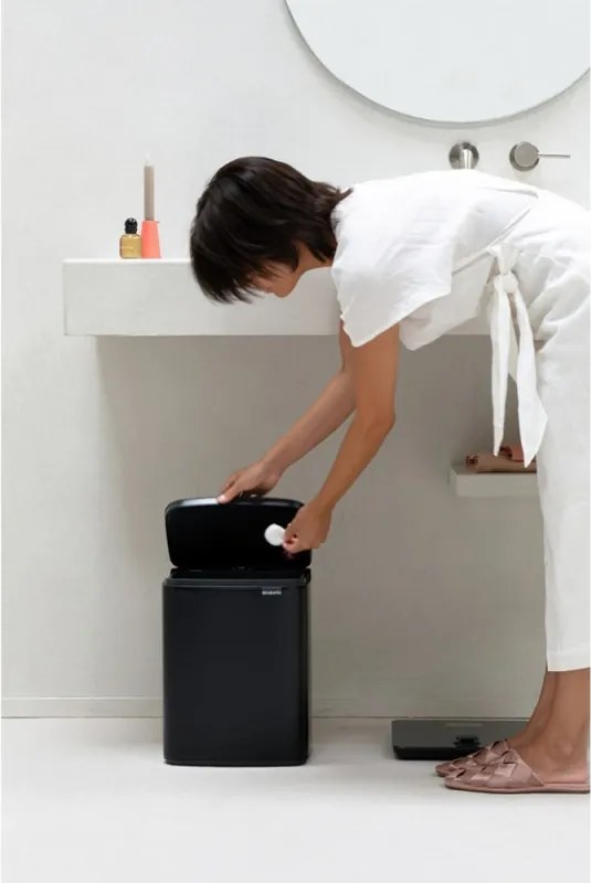Кош за боклук Brabantia Bo Small 1006635, 12 л, Безшумно и плавно отваряне, Противоплъзгаща основа, Черен