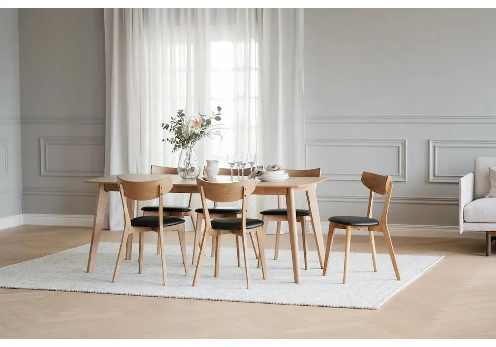 Стол за хранене от кафяв дъб с черна седалка Ami - Rowico