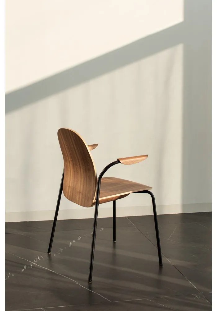 Трапезни столове в комплект с подлакътници/за подреждане 2 бр. от декор от орех в цвят кафяв коняк/в естествен цвят Book – Gazzda