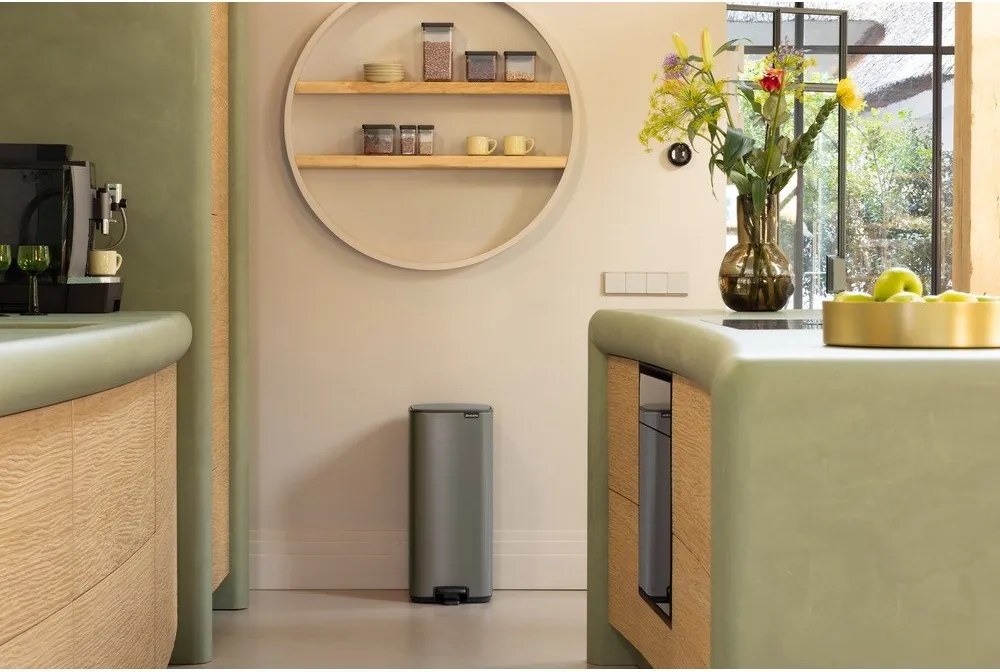 Сиво стоманено кошче за боклук с педал 30 l Bo – Brabantia