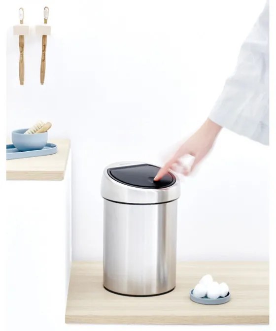 Кош за боклук Brabantia Touch Bin 647217, 3 л, Плавно и безшумно отваряне, Стенен монтаж, Устойчив на пръстови отпечатъци, Инокс