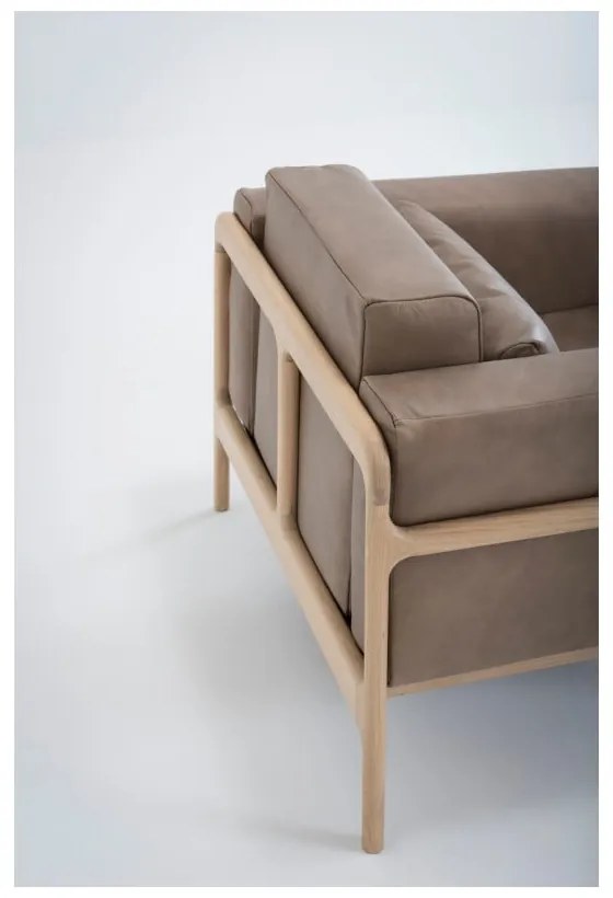 Светлокафяв фотьойл от биволска кожа с масивна дъбова конструкция Fawn - Gazzda