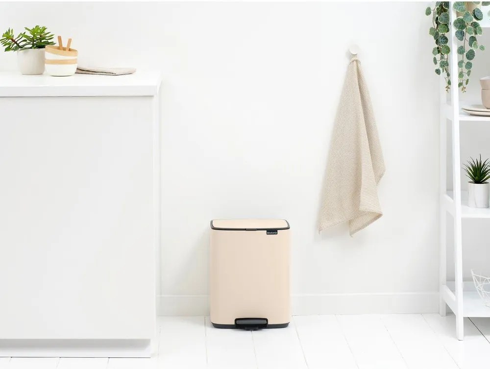 Бежово стоманено кошче за боклук с педал 12 l Bo – Brabantia