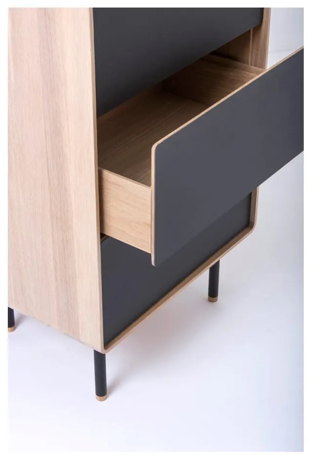 Черен/естествен висок скрин от масивен дъб 60x100 cm Fina – Gazzda