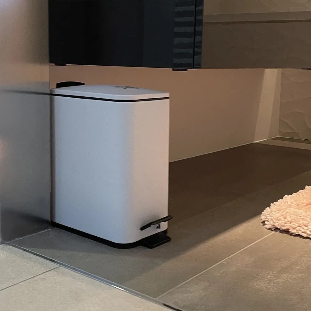 Стоманено кошче за боклук с педал в матово бял цвят 5 l Erik – Spirella