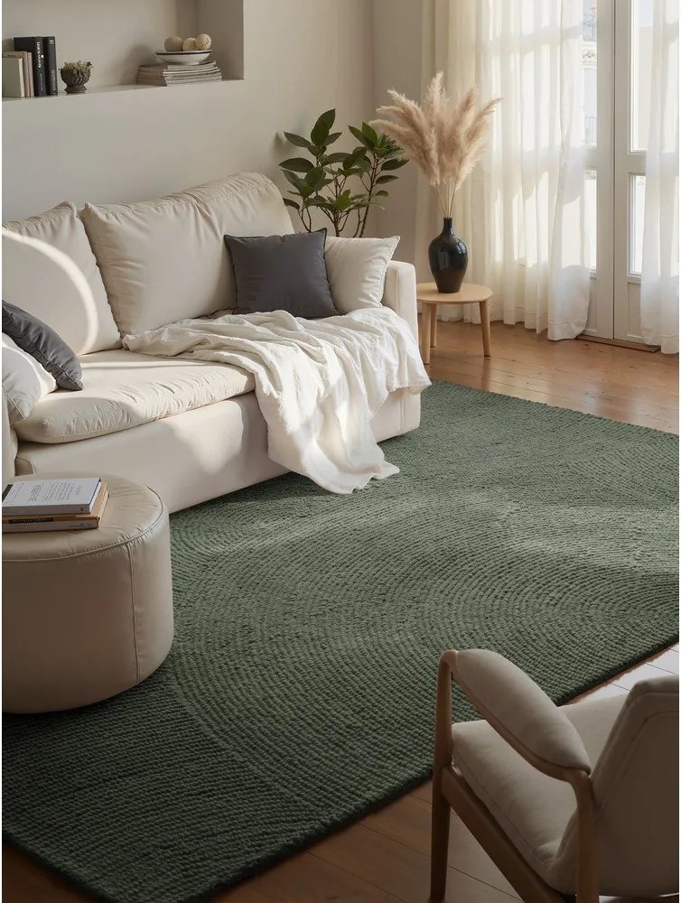 Тъмнозелен ръчно изработен вълнен килим 80x150 cm Calmio – Hanse Home