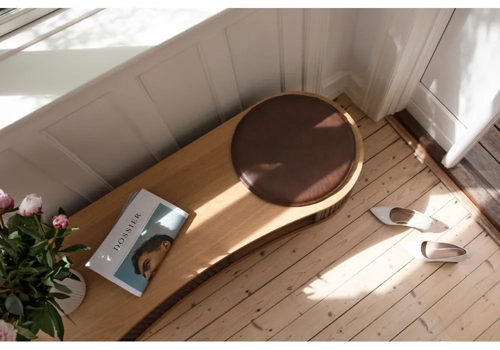 Масичка за телевизор в дъбов декор в естествено кафяво 140x40 cm Audacious - UMAGE