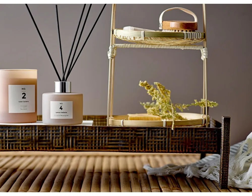 Ароматната свещ с време на горене 50 h No. 2 Green Gardenia - ILLUME x Bloomingville