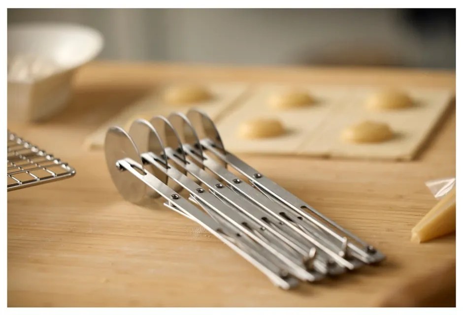 Стоманен разделител за тесто – Blomsterbergs