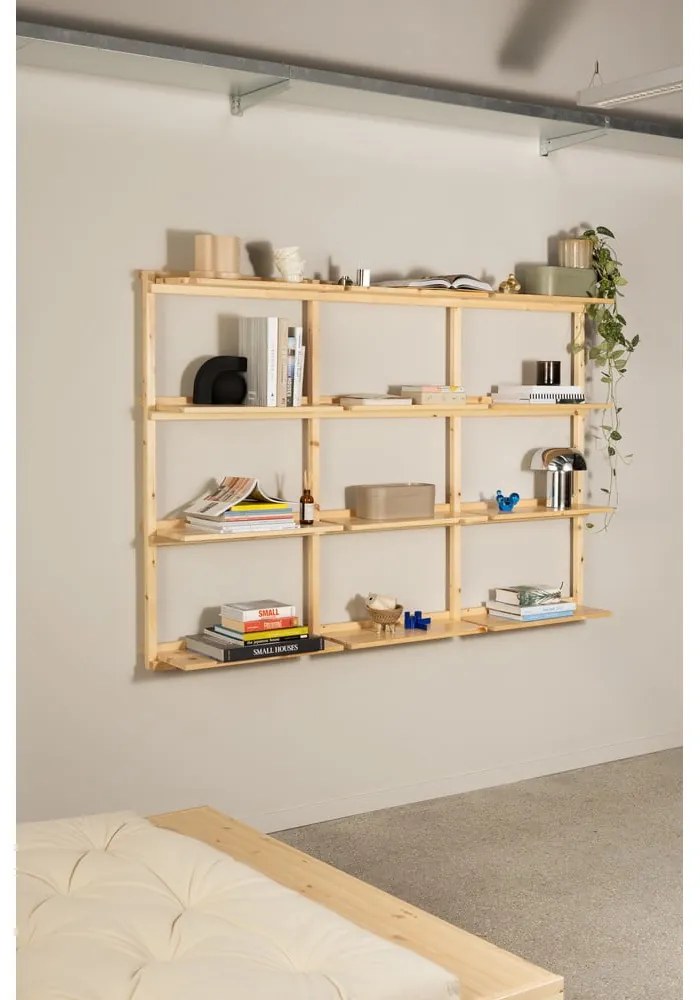 Стенна библиотека от масивен бор в естествен цвят 192x127 cm Groove – Karup Design