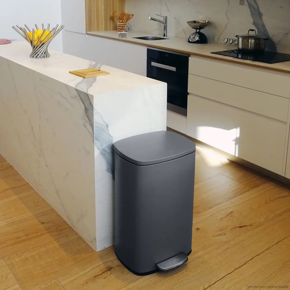 Тъмносиво стоманено кошче за боклук с педал 50 l Akira – Spirella