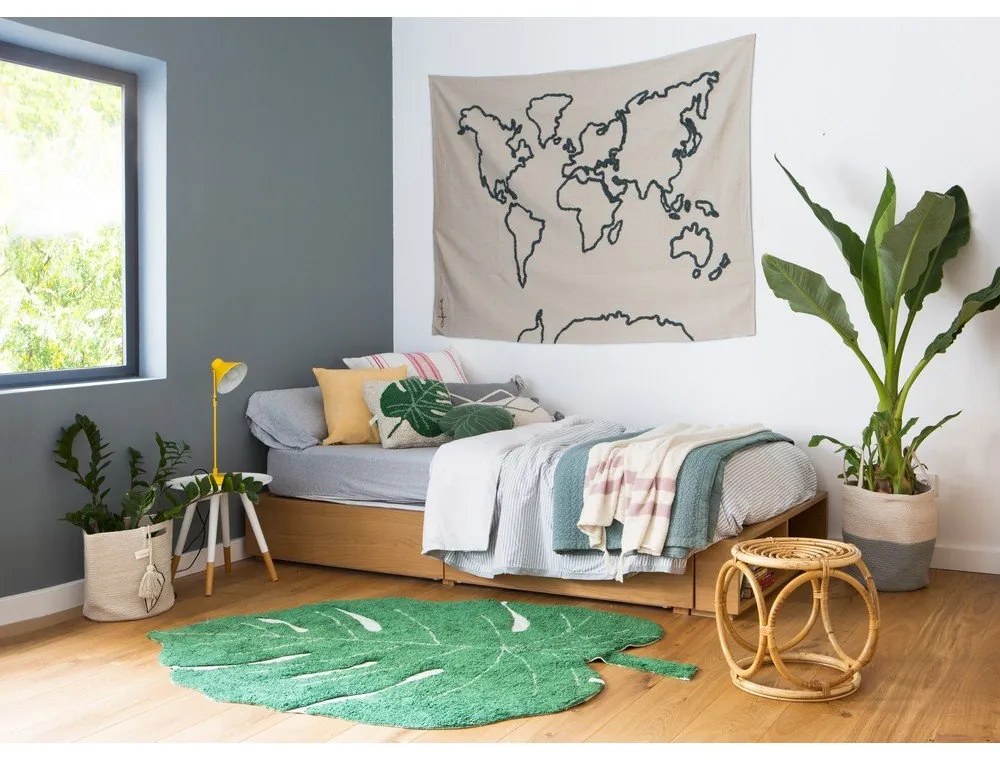 Тъмнозелен ръчно изработен памучен детски килим подходящ за пране 120x180 cm Monstera Leaf – Lorena Canals