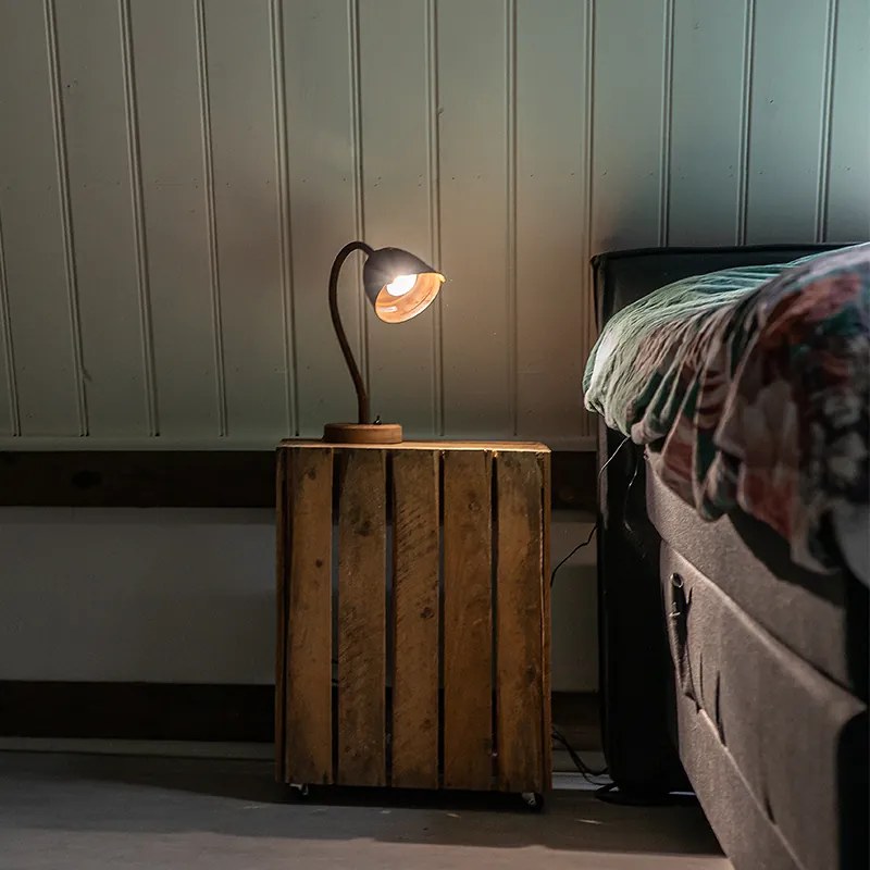 Селска настолна лампа ръждивокафява с дървена основа - Rax