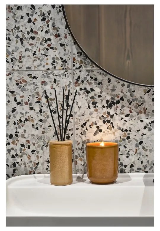 Ароматна свещ с време на горене 30 часа Iris Spicy Sandalwood – Villa Collection